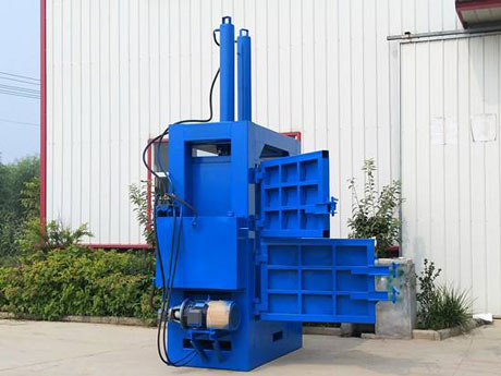 泡沫打（dǎ）包機