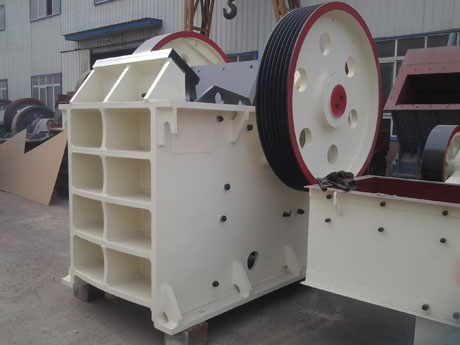 透輝石顎式破碎（suì）機